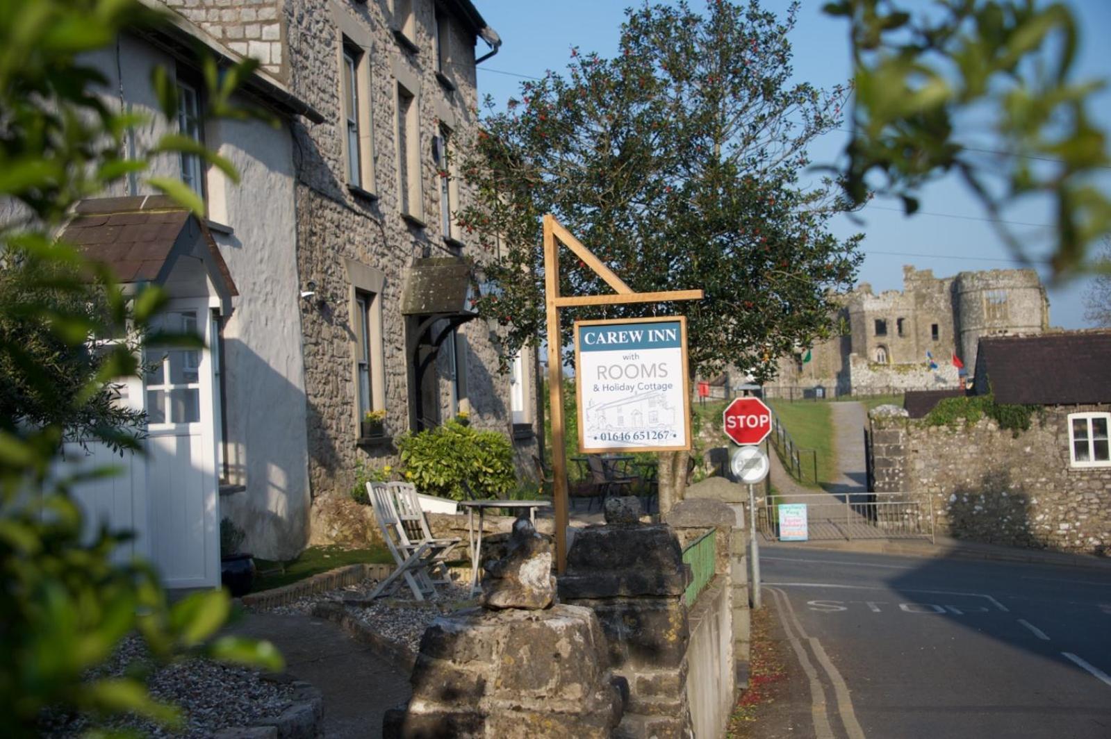Carew Inn Kültér fotó